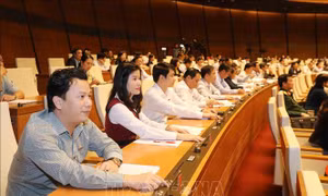 Quốc hội thông qua dự toán ngân sách nhà nước năm 2019: Sẽ điều chỉnh lương cơ sở