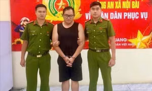 Bắt đối tượng cướp tiệm vàng tại xã Nội Bài