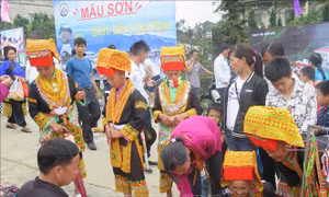 Khai mạc Liên hoan du lịch Mẫu Sơn 2019