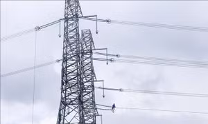 Đóng điện đường dây 220kV Đô Lương - Nam Cấm