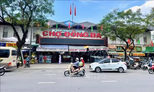 Chợ Đông Ba - điểm đến du lịch truyền thống hấp dẫn