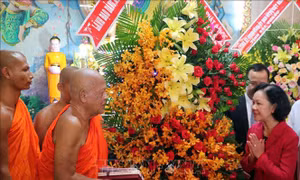 Trưởng Ban Dân vận Trung ương chúc mừng lễ Phật đản tại Sóc Trăng