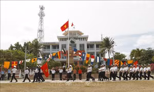 Đoàn công tác số 14 thăm quân và dân tại huyện đảo Trường Sa, nhà giàn DK1