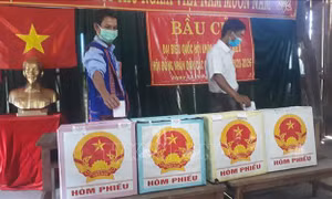 Bầu cử sớm ở làng O2 biệt lập giữa núi rừng