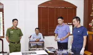 Bắt giữ các đối tượng trộm, cướp tài sản của người nước ngoài và mua bán trái phép heroin