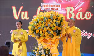 Hướng về nguồn cội, phát huy truyền thống tốt đẹp của dân tộc