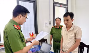 Khởi tố đối tượng lừa đảo chiếm đoạt tài sản