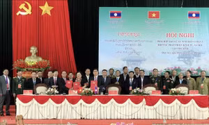 Ba huyện biên giới Việt Nam - Lào tăng cường hợp tác trên nhiều lĩnh vực