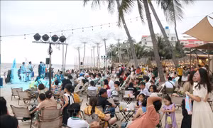 Nhiều cơ sở lưu trú ven biển Bình Thuận kín phòng ngày cao điểm