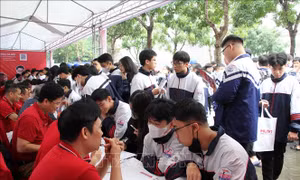 Tuyển sinh đại học 2025: Thí sinh băn khoăn với xét tuyển sớm
