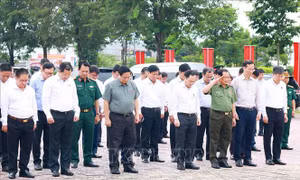 Thủ tướng dâng hương tại Di tích An Nam Cộng sản Đảng tại huyện Cờ Đỏ