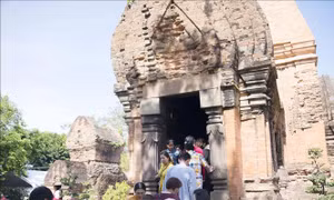Độc đáo Lễ hội Tháp Bà Ponagar