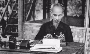 Nhân kỷ niệm 130 năm ngày sinh Chủ tịch Hồ Chí Minh: Người bắc nhịp cầu hữu nghị giữa hai dân tộc Việt - Anh