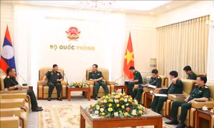 Thượng tướng Vũ Hải Sản tiếp Thứ trưởng Bộ Quốc phòng Lào