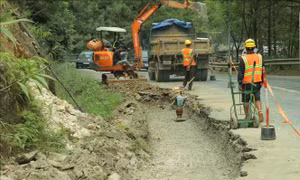 Lâm Đồng kiến nghị đẩy nhanh tiến độ thi công đèo Mimosa