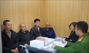 Bắt quả tang các đối tượng mua bán trái phép chất ma túy