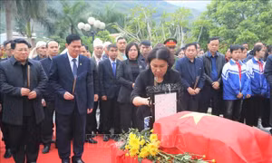 Truy điệu, an táng hài cốt liệt sĩ quân tình nguyện Việt Nam hy sinh tại Lào  