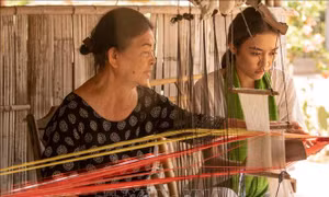 Người đưa thổ cẩm truyền thống vươn ra thế giới