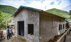 Hoàn thành 300 nhà Đại đoàn kết cho hộ nghèo vùng biên giới Điện Biên