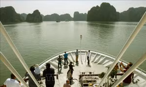 ASOSAI 14: Đoàn đại biểu các Cơ quan Kiểm toán tối cao châu Á tham quan Vịnh Hạ Long
