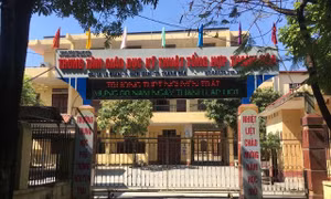 Thu hồi quyết định đuổi học 7 học sinh nói xấu thầy cô trên mạng xã hội 