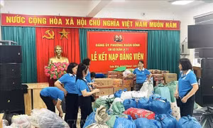 Người dân Hà Nội tiếp sức đồng bào các tỉnh miền Trung, Tây Nguyên