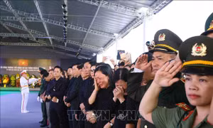 Những giọt nước mắt tiếc thương trong giờ phút tiễn biệt Chủ tịch nước 