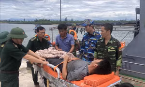 Kịp thời đưa thuyền viên bị viêm ruột thừa vào bờ điều trị