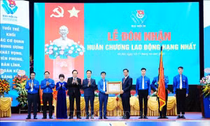 Đoàn Khối các cơ quan Trung ương đón nhận Huân chương Lao động hạng Nhất