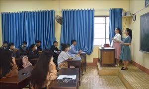 Kỳ thi tốt nghiệp THPT năm 2025: Dồn lực hỗ trợ học sinh vùng khó