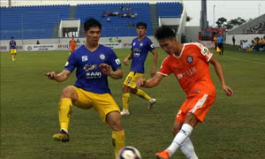 Hà Nội 'phơi áo' trên sân của SHB Đà Nẵng