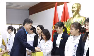 Trao yêu thương dịp Xuân mới
