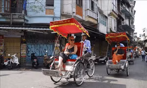 Linh hoạt thu hút khách du lịch nội địa khi giá vé máy bay tăng
