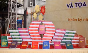 Bộ sách 'Thường thức chính trị' - đưa chủ trương, đường lối của Đảng đi vào cuộc sống