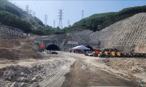 Chính thức thông hầm Sơn Triệu, vượt tiến độ 1 tháng