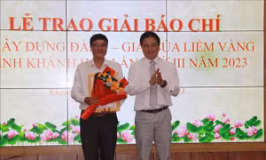 Thắp lên cảm hứng, sáng tạo trong tuyên truyền xây dựng Đảng