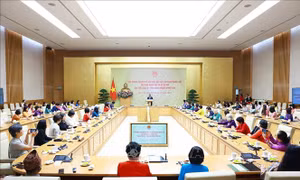 Thủ tướng gặp các nhà khoa học và kỹ sư nữ khu vực châu Á - Thái Bình Dương 