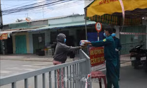 Đảm bảo đủ hàng hóa thiết yếu cho người dân trong vùng cách ly