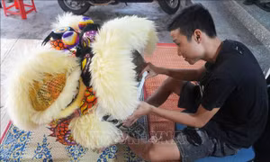 Gìn giữ giá trị văn hóa dân gian từ nghề làm đầu lân mùa Trung thu ở Cố đô