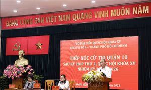 Chủ tịch nước Nguyễn Xuân Phúc tiếp xúc cử tri TP Hồ Chí Minh