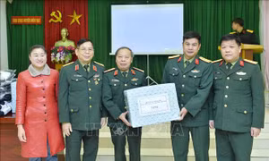 Hỗ trợ sinh kế cho 100 nạn nhân bom mìn sau chiến tranh