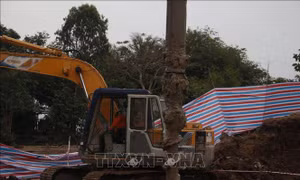 Vụ bé Thái Lý Hạo Nam: Đã đưa một đoạn cọc bê tông lên mặt đất
