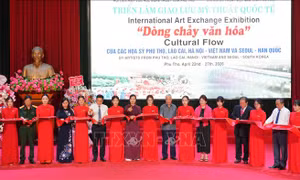 Triển lãm giao lưu mỹ thuật quốc tế: Dòng chảy văn hóa nối nhịp Việt Nam - Hàn Quốc