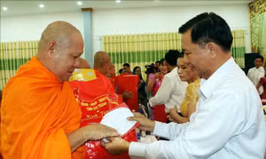 Sóc Trăng họp mặt chức sắc, sư sãi đồng bào Khmer nhân Tết Chôl Chnăm Thmây