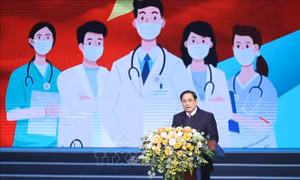 Mỗi người dân Việt Nam đều muốn nói lời tri ân đến các thầy thuốc và nhân viên y tế
