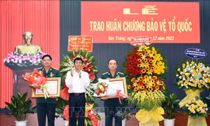 Trao tặng Huân chương Bảo vệ Tổ quốc cho 7 cá nhân ở Sóc Trăng