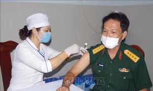 Rà soát chế độ phụ cấp đối với cán bộ y tế dự phòng, y tế cơ sở trong lực lượng vũ trang