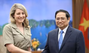 Thủ tướng Phạm Minh Chính tiếp Bộ trưởng Ngoại giao Canada Mélanie Joly