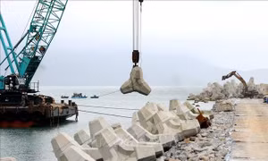 Huế đề xuất hỗ trợ xây dựng các công trình thích ứng với thiên tai bất thường