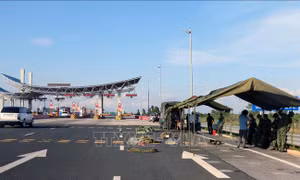 Quảng Ninh dừng vận chuyển khách đường thủy liên tỉnh, lập chốt kiểm soát dịch trên bộ
